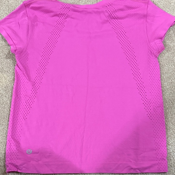 lululemon athletica Vibrant Pink Short Sleeve Tee - Picture 2 of 3